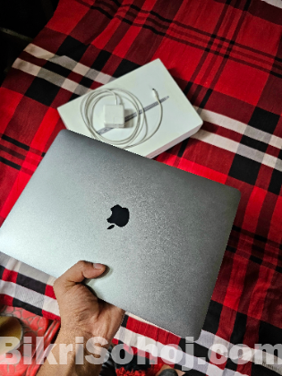 MACBOOK AIR M1